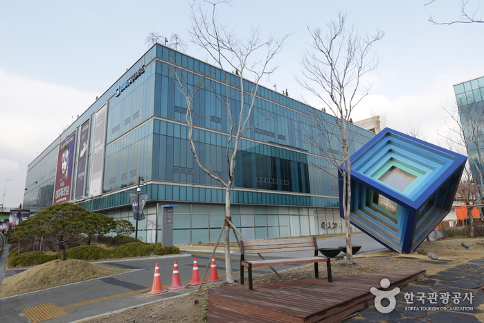 Blue Square블루스퀘어