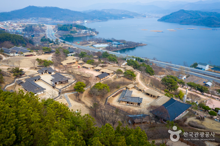 Munui Cultural Properties Site (문의문화재단지)