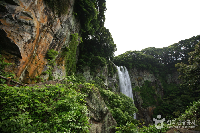 Eongttopokpo Falls (엉또폭포)