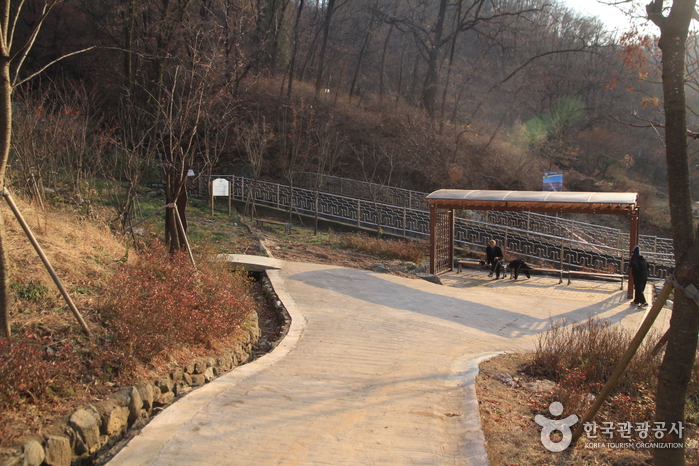 Seoul Mangusan Mountain (망우산(서울))