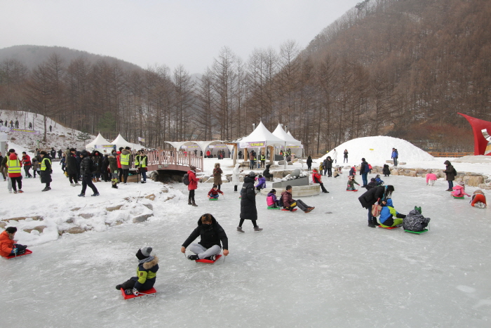 Taebaeksan Mountain Snow Festival (태백산눈축제)