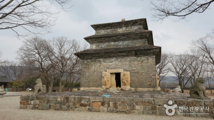Temple Bunhwangsa (분황사)