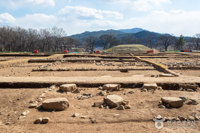La forteresse Banwolseong (경주 월성-반월성)
