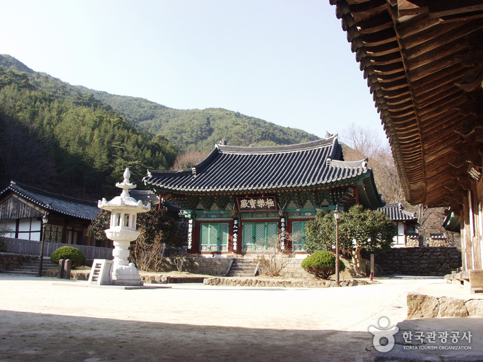 Temple Cheoneunsa (천은사)