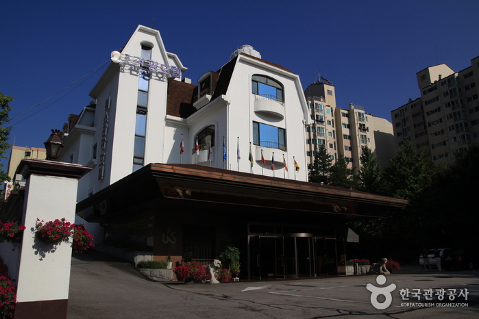 Donghwa Kim's Hotel (동화킴스관광호텔)