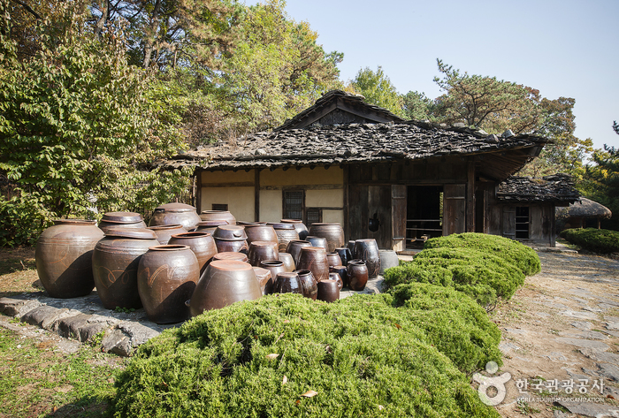 Musée folklorique à Onyang (온양민속박물관)