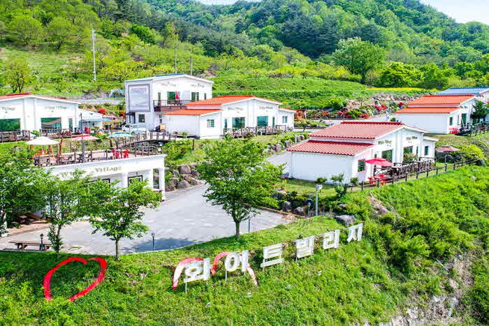 White village [Korea Quality] / 화이트빌리지 [한국관광 품질인증]