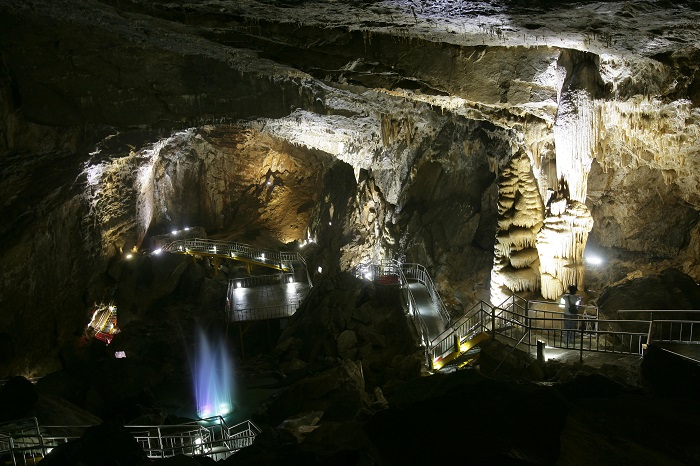 Grotte de Hwaam (화암동굴)