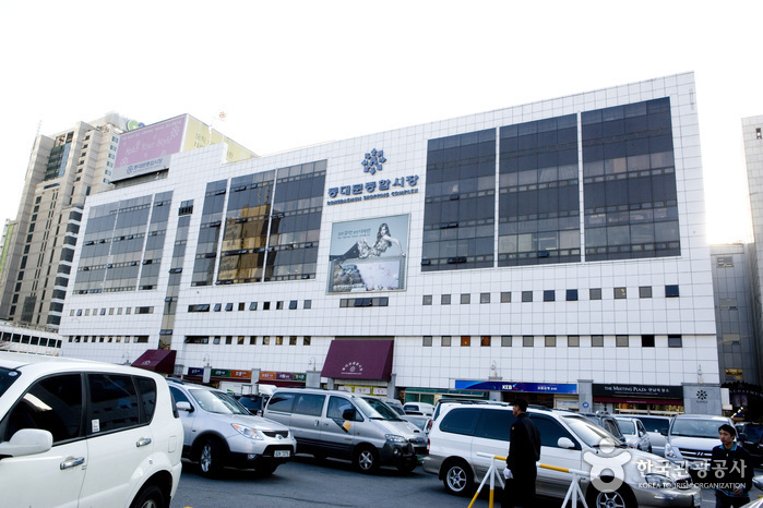 Complexe Commercial de Dongdaemun (Boutiques de Hanboks) (동대문종합시장 한복상가)