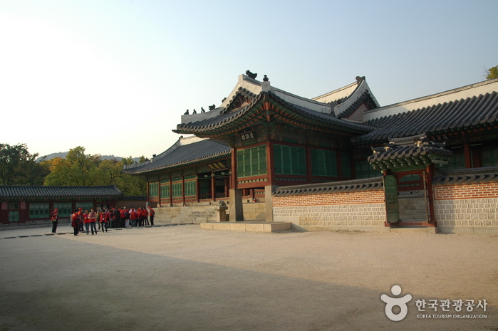 Cérémonie du thé au pavillon Jagyeongjeon du palais Gyeongbokgung (경복궁 자경전 다례체험행사)