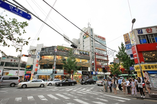La rue Yonsei-ro (연세로)