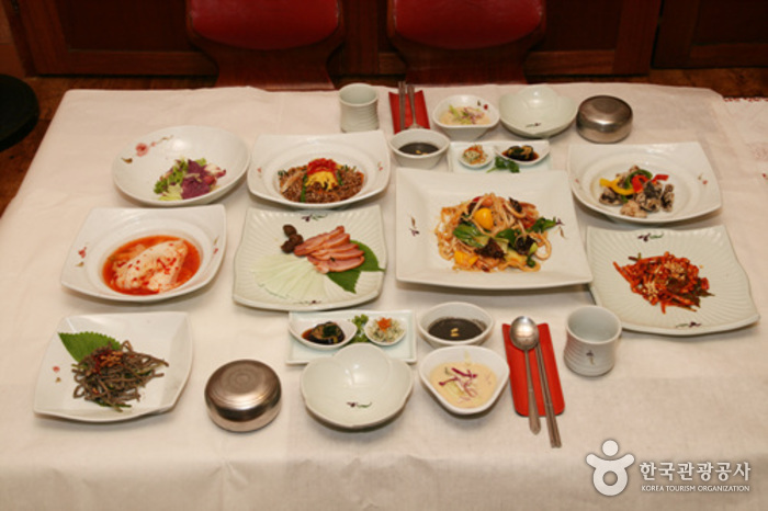 Yongjibong (용지봉) Yongjibong (용지봉)