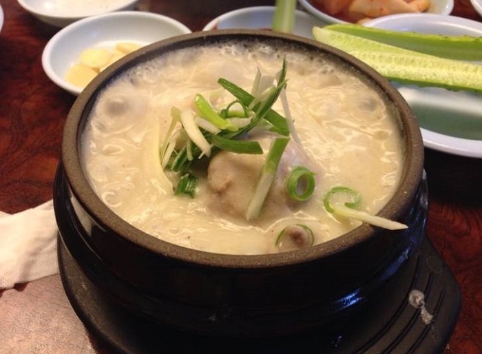 Wonjo Hosu Samgyetang (원조호수삼계탕)